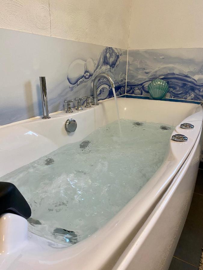 Eifelstein, Apartment Mit Whirlpool Und Ofen Dahlem  Esterno foto