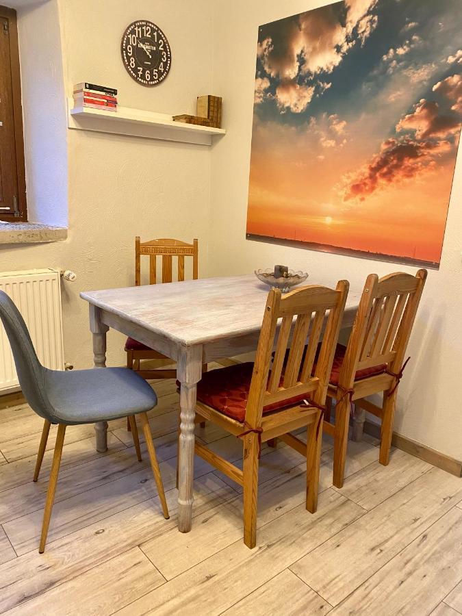 Eifelstein, Apartment Mit Whirlpool Und Ofen Dahlem  Esterno foto