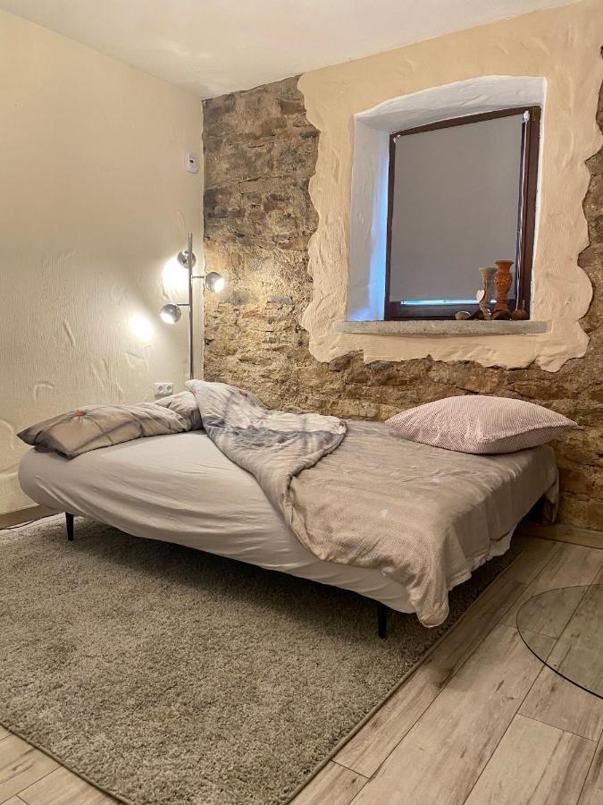 Eifelstein, Apartment Mit Whirlpool Und Ofen Dahlem  Esterno foto